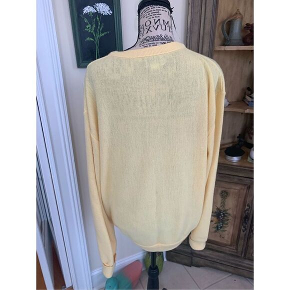 Vintage 70’s IZOD Lacoste Men’s V-neck yellow orlon acrylic Sweater - Picture 5 of 8